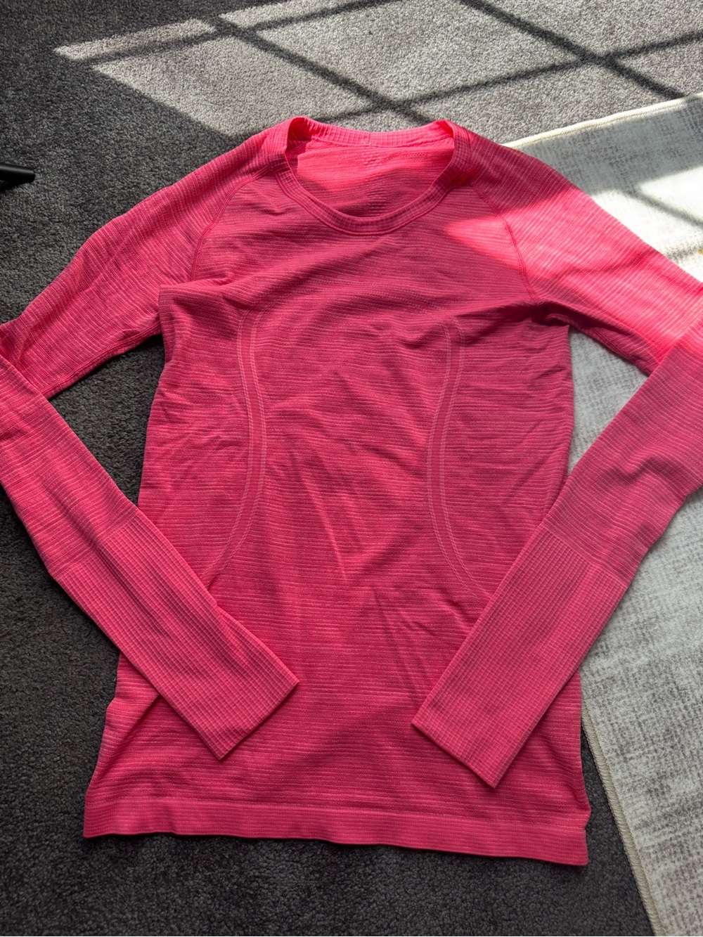 Lululemon Pink Crew Neck Long Sleeve Pullover Stretch Athletic Top M